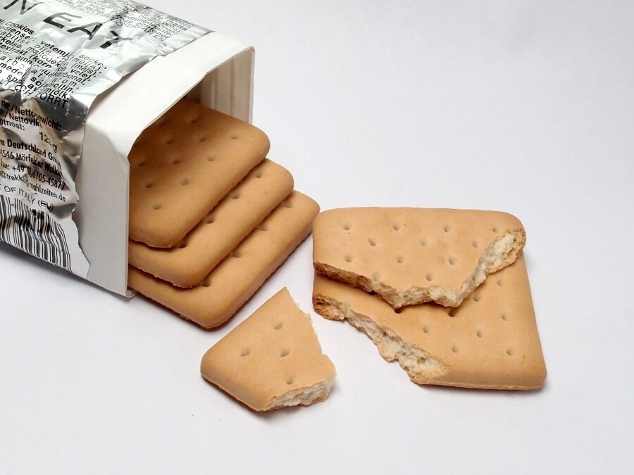 Hardtack_with_packaging