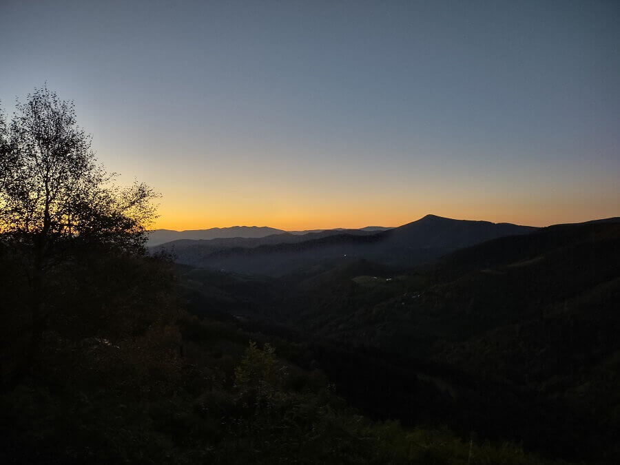 mountains-sunrise-dark