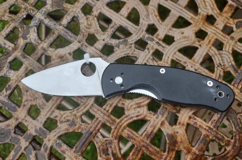 Spyderco-Persistence-cover